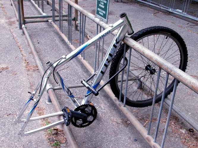 В Великобритании участились случаи краж комплектующих с припаркованных велосипедов