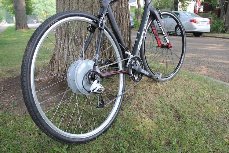 Колесо FlyKly Smart Wheel с электромотором — больше силы вашему велосипеду