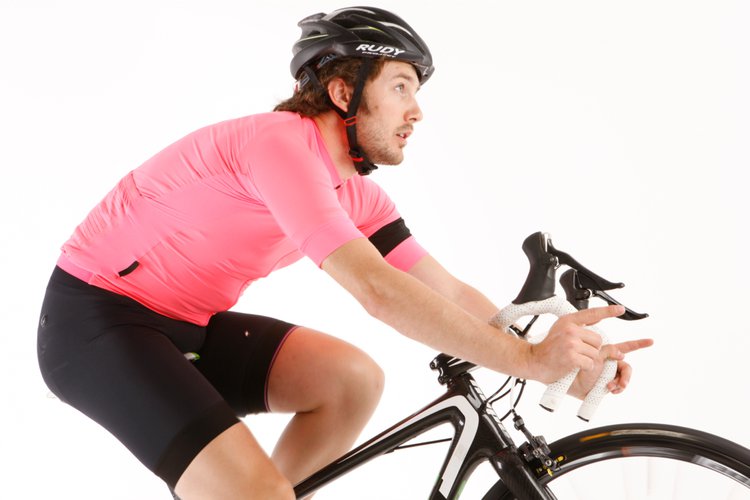 Как избежать боли в запястьях во время езды на велосипеде