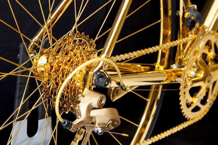Лимитированная серия золотых велосипедов, украшенных бриллиантами.