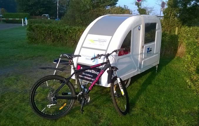 Путешествуй на велосипеде со складным домом-прицепом Wide Path Camper