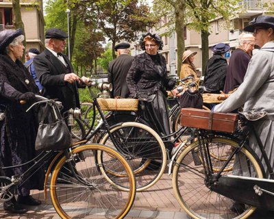 Фотоальбом «Голландцы и их велосипеды: сцены из жизни нации велосипедистов»