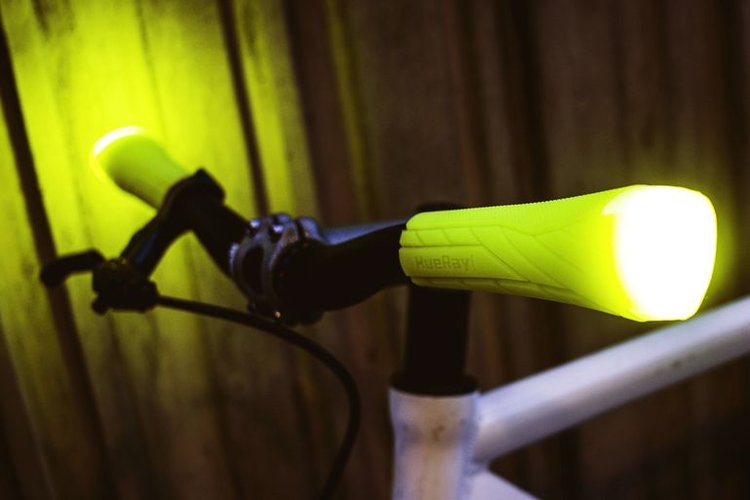 Грипсы для велосипеда HueRay со светодиодным излучением сочетают в себе безопасность, стиль и комфорт