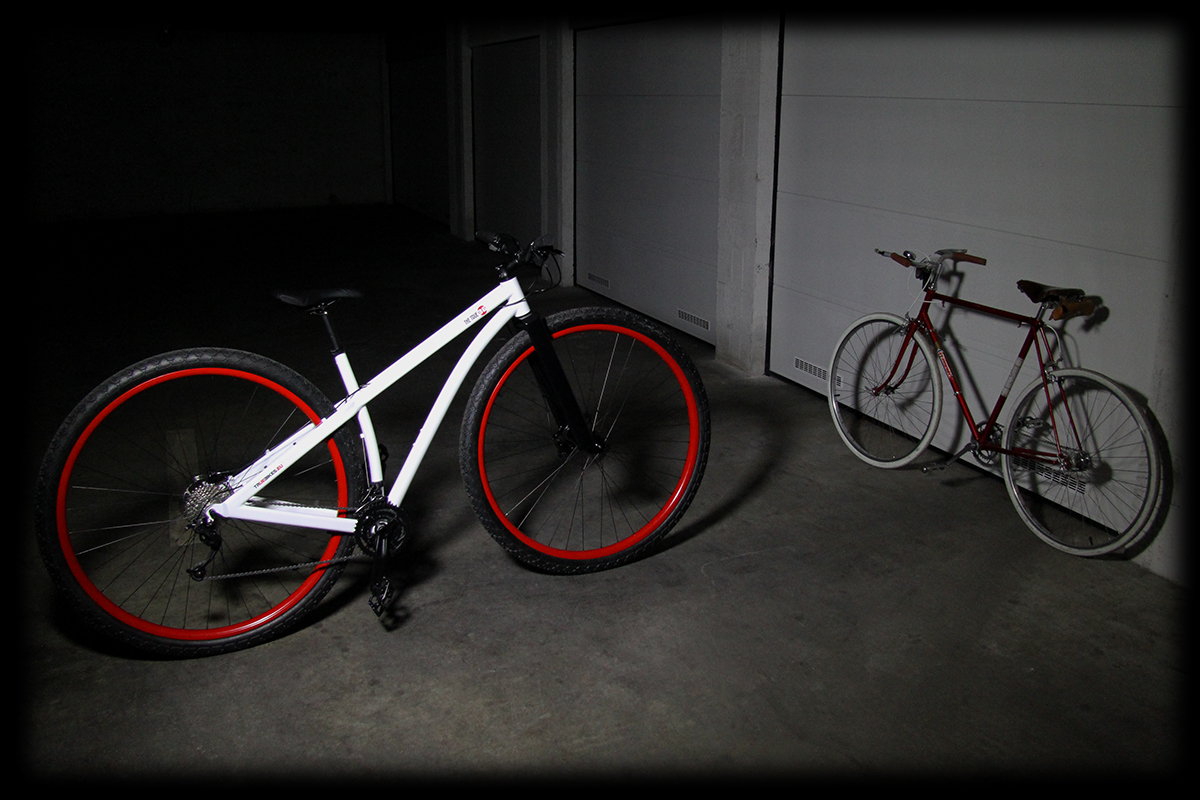 Бренд The True Bikes выпустил внедорожный велосипед с колесами диаметром 36 дюймов и рамой ручного изготовления