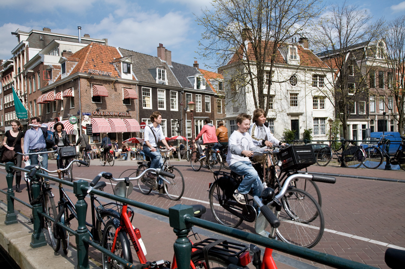 В Нидерландах растет количество инцидентов с участием только велосипедов