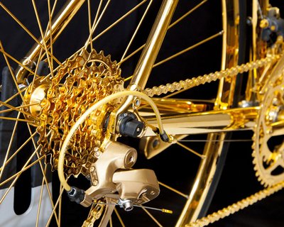 Лимитированная серия золотых велосипедов, украшенных бриллиантами.