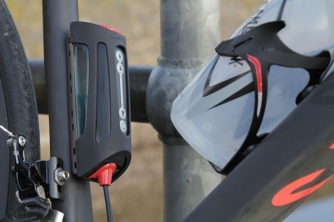 Scottoiler Cycle S1 смажет цепь вашего велосипеда во время езды