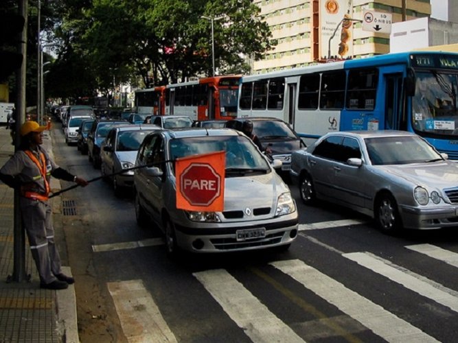 Регулирование спроса на личный и общественный транспорт позволит снизить автомобильную зависимость