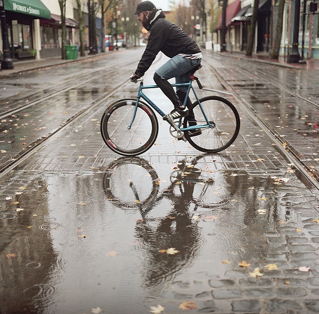 велосипед дождь велопрогулка в дождливую погоду