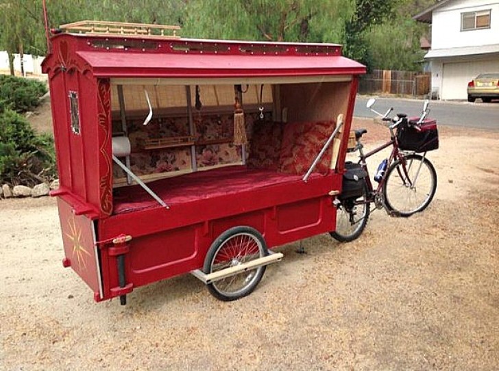 Велосипедный мини-фургон для странствующего художника