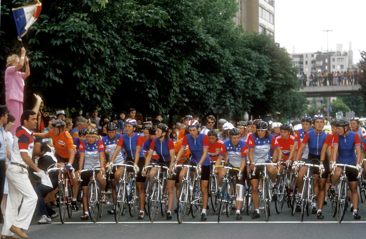 Фото: John Pierce, женский старт Tour de France, 1984.